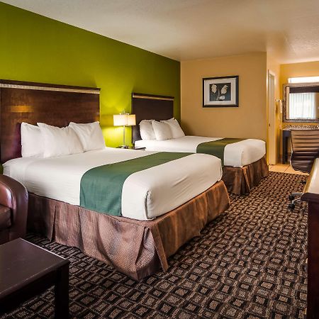 Surestay Hotel By Best Western Floresville Esterno foto