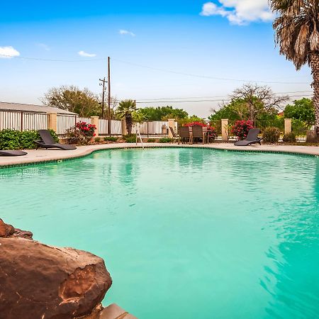 Surestay Hotel By Best Western Floresville Esterno foto