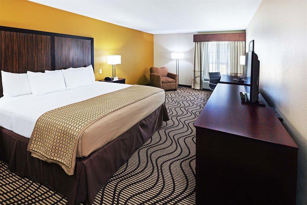 Surestay Hotel By Best Western Floresville Esterno foto