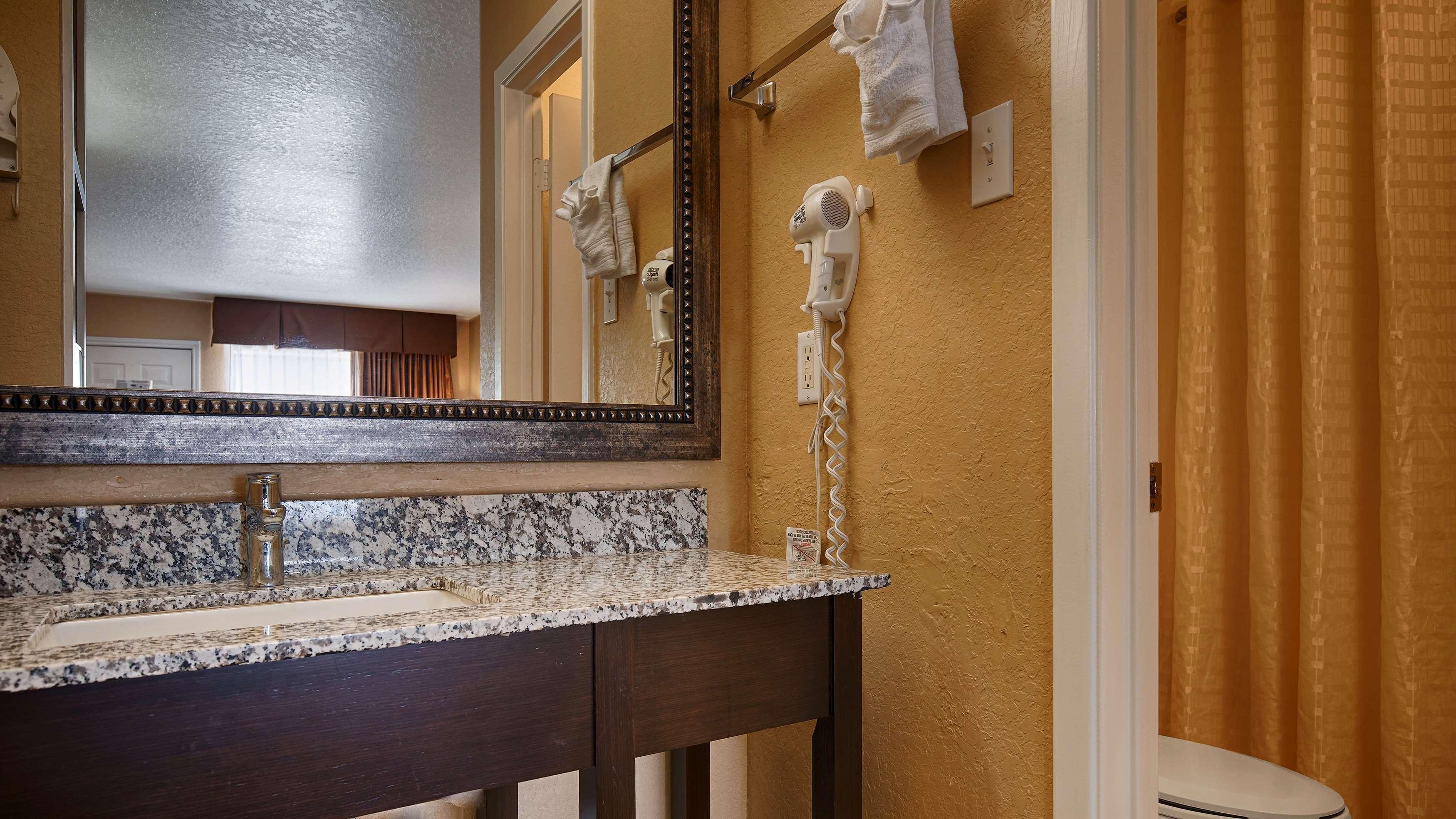 Surestay Hotel By Best Western Floresville Esterno foto
