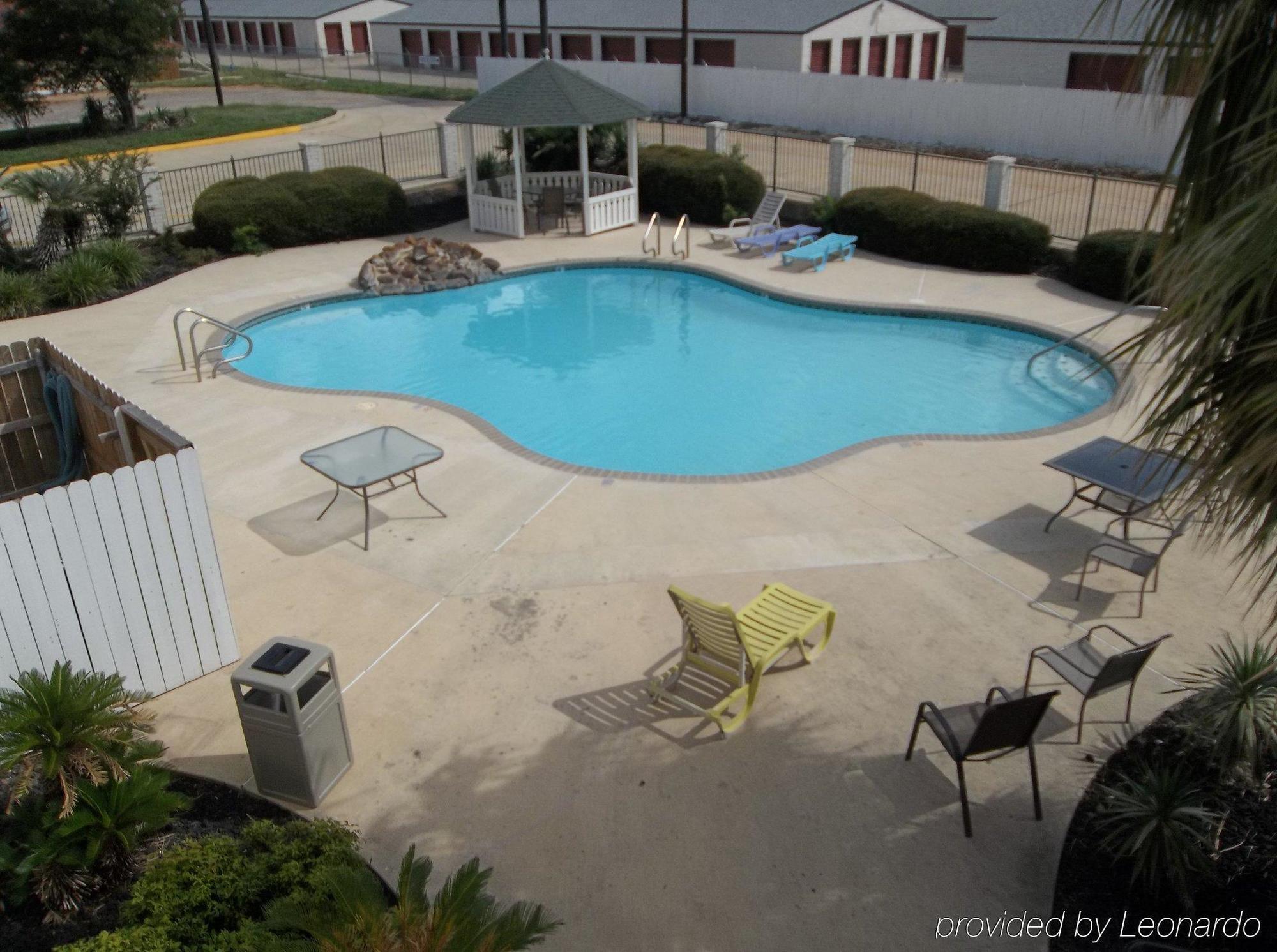 Surestay Hotel By Best Western Floresville Esterno foto